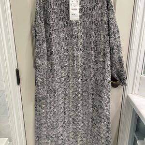 Elegant Black and White Knit Dress